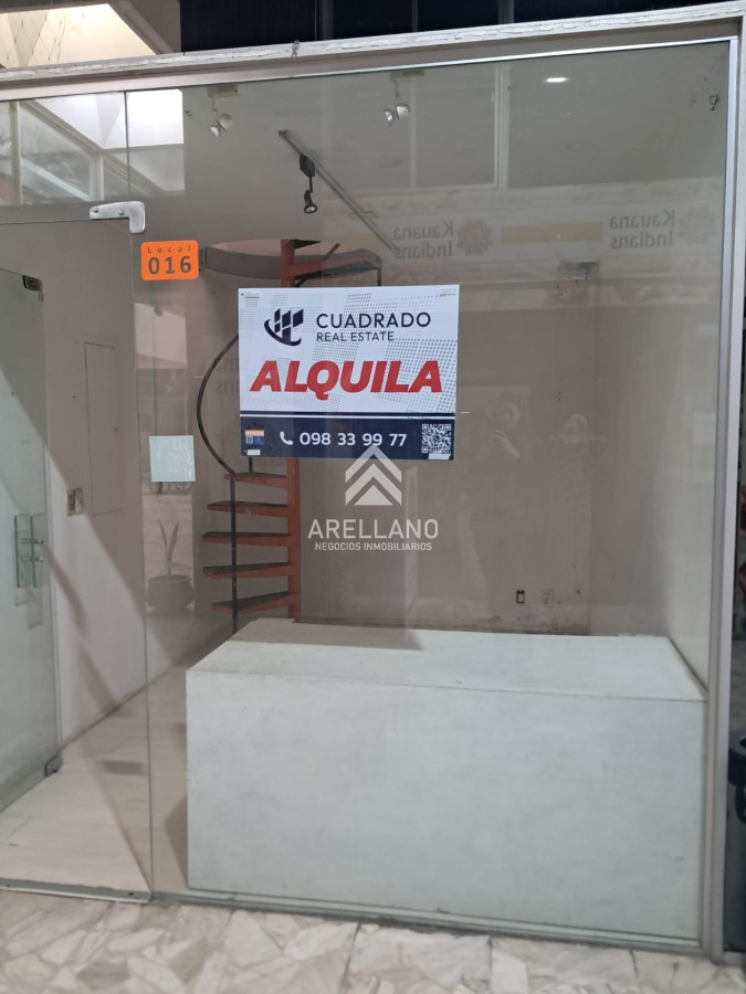 Local Comercial ID.6459 - Alquiler anual local en Punta del Este 
