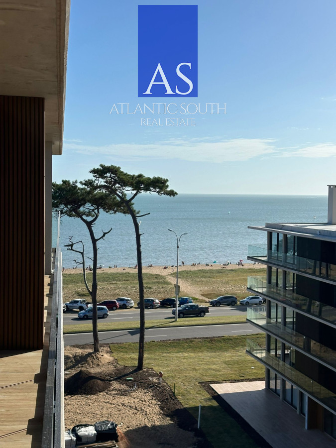 Apartamento ID.4444 - Oportunidad apartamento 1 dormitorio primera linea frente al mar Playa Mansa Punta del Este