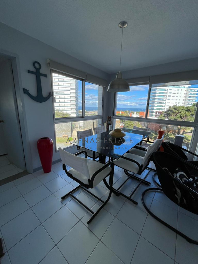 Apartamento ID.3710 - Apartamento en venta de 2 dormitorios, terraza con vista al mar- Brava, Punta del Este