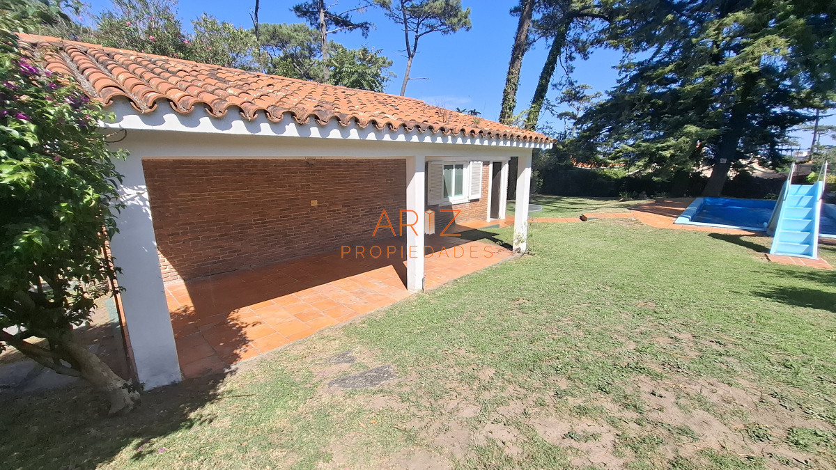 Casa ID.2347 - PUNTA DEL ESTE MANSA 4 DORMITORIOS PISCINA ALQUILER ANUAL E INVERNAL