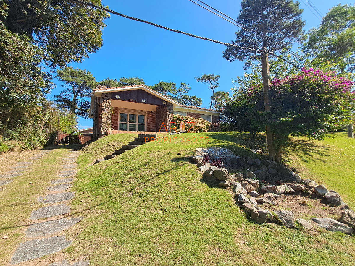 Casa ID.2347 - PUNTA DEL ESTE MANSA 4 DORMITORIOS PISCINA ALQUILER ANUAL E INVERNAL