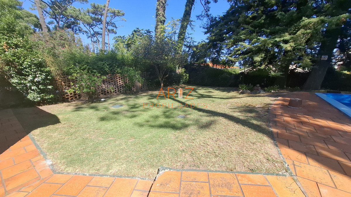 Casa ID.2347 - PUNTA DEL ESTE MANSA 4 DORMITORIOS PISCINA ALQUILER ANUAL E INVERNAL