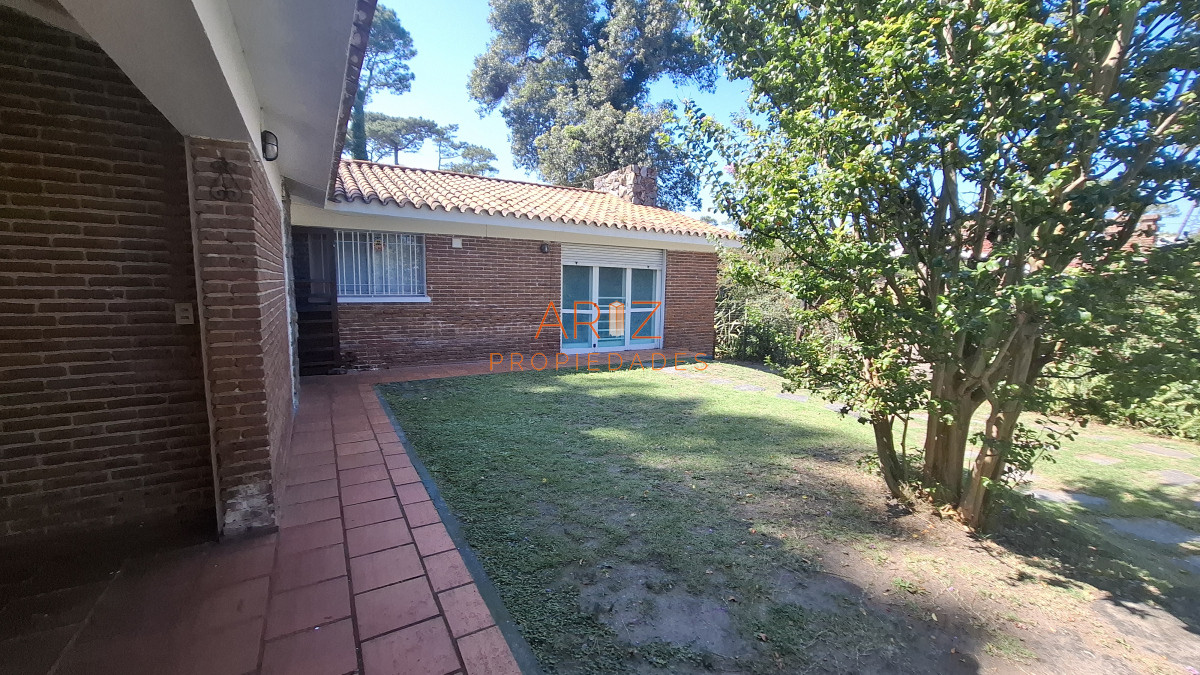 Casa ID.2347 - PUNTA DEL ESTE MANSA 4 DORMITORIOS PISCINA ALQUILER ANUAL E INVERNAL