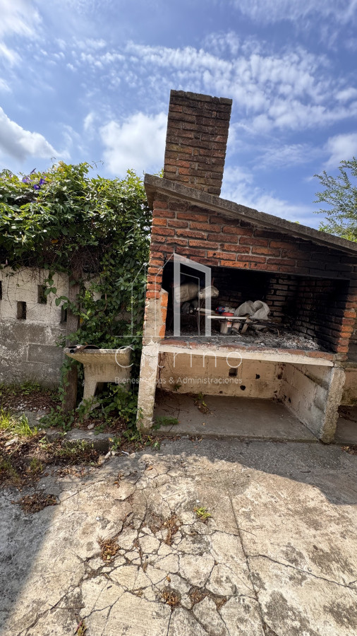 Local Comercial ID.1674 - Local con dos casas.