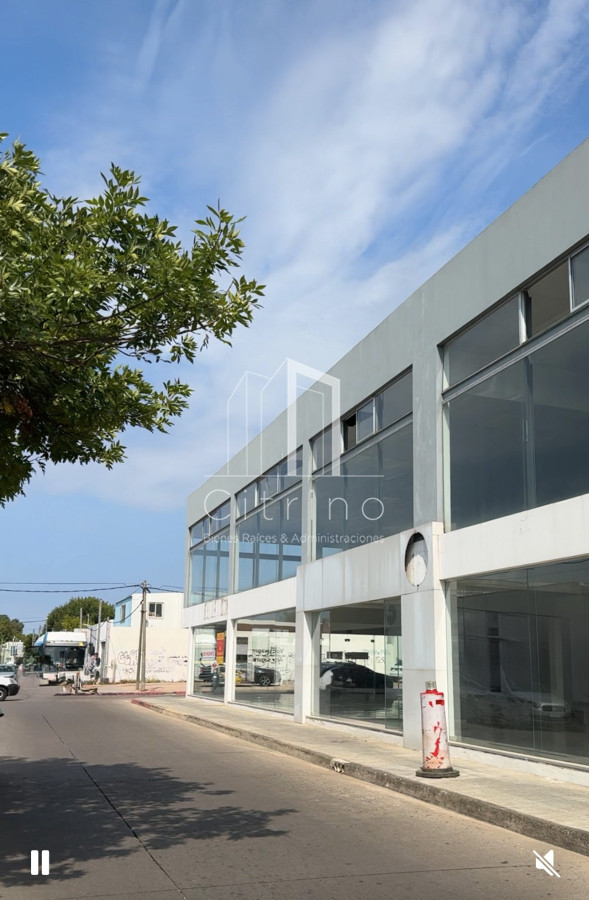 Local Comercial ID.1674 - Local con dos casas.