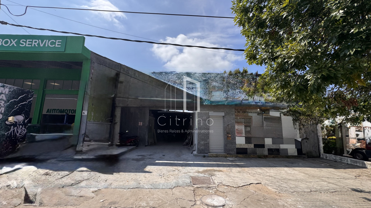 Local Comercial ID.1674 - Local con dos casas.