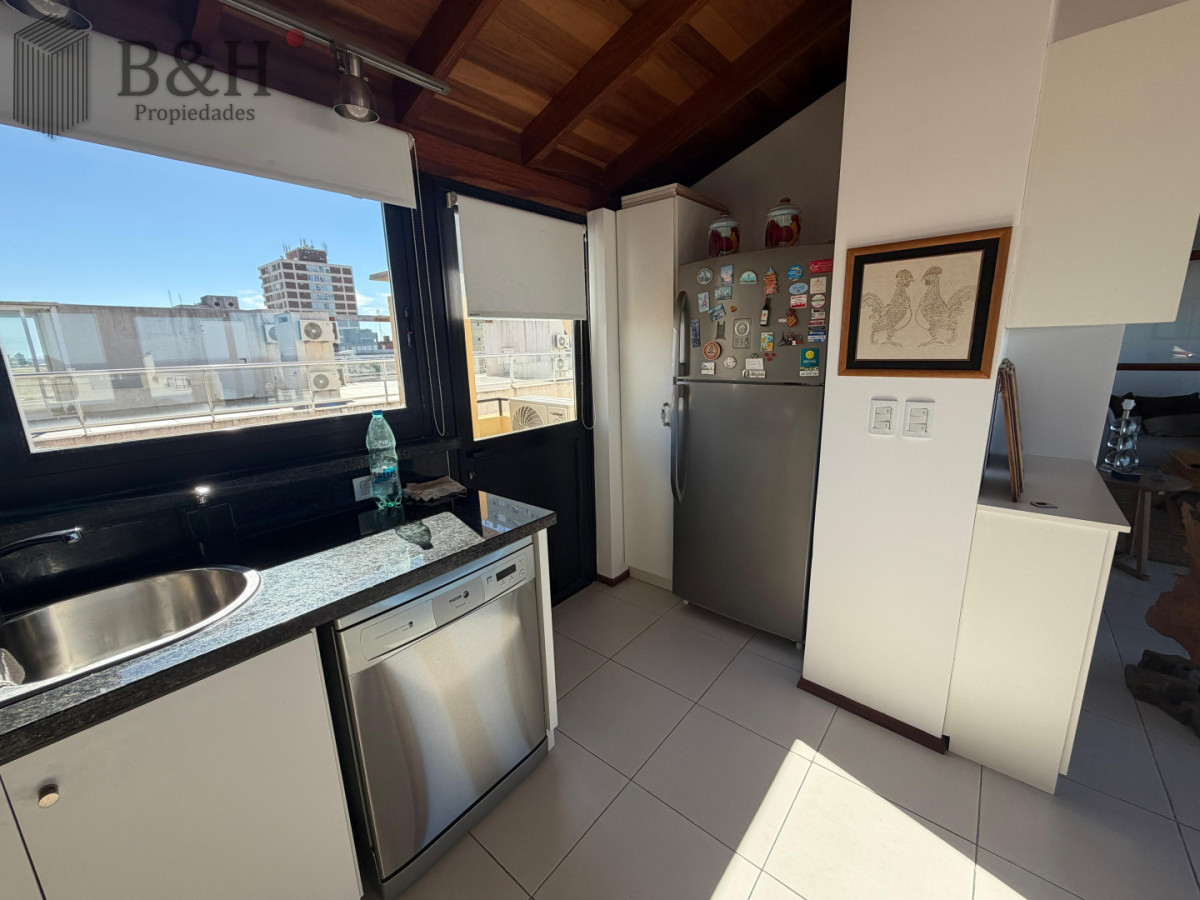 Apartamento ID.7244 - PUNTA DEL ESTE PENINSULA PENT HOUSE 2 DORMITORIOS 3 BAÑOS TERRAZA CON VISTA!!! GARAGE