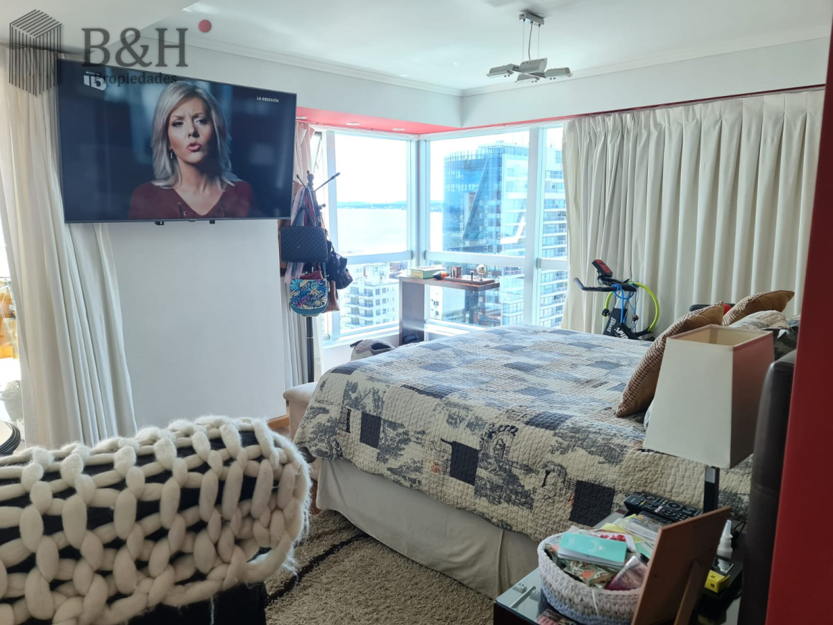 Apartamento ID.5800 - PUNTA DEL ESTE MANSA APTO 3 SUITES BALCON CON PARRILLERO EXCELENTE VISTA Y AMENITIES!