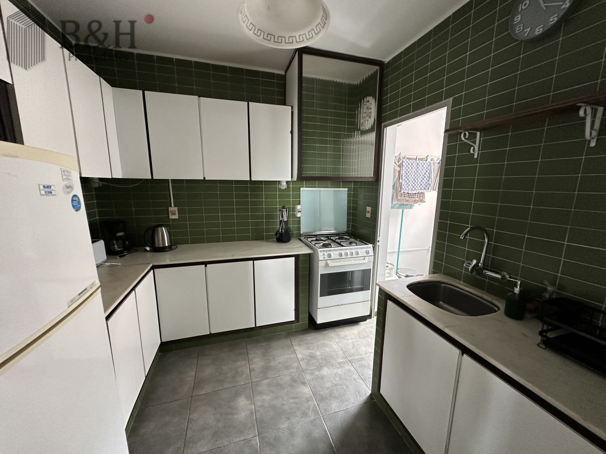 Apartamento ID.5111 - Frente al mar. Apartamento en alquiler anual de 3 dormitorios en Punta del Este 