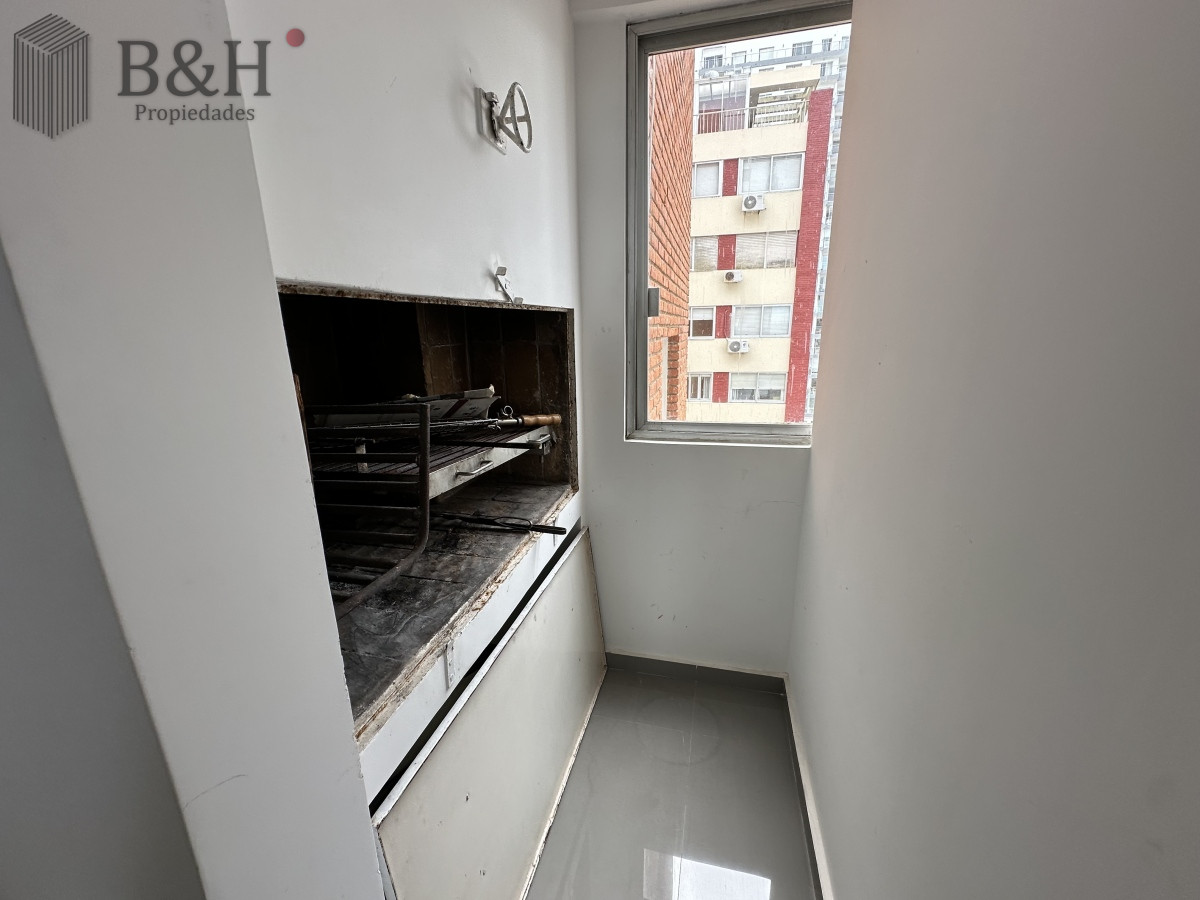 Apartamento ID.5111 - Frente al mar. Apartamento en alquiler anual de 3 dormitorios en Punta del Este 