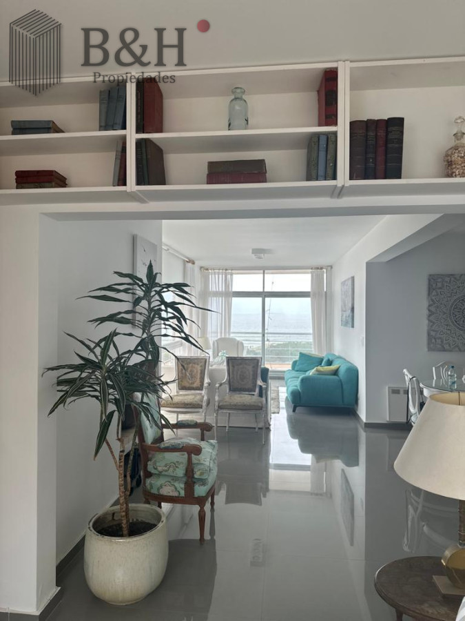 Apartamento ID.5111 - Frente al mar. Apartamento en alquiler anual de 3 dormitorios en Punta del Este 