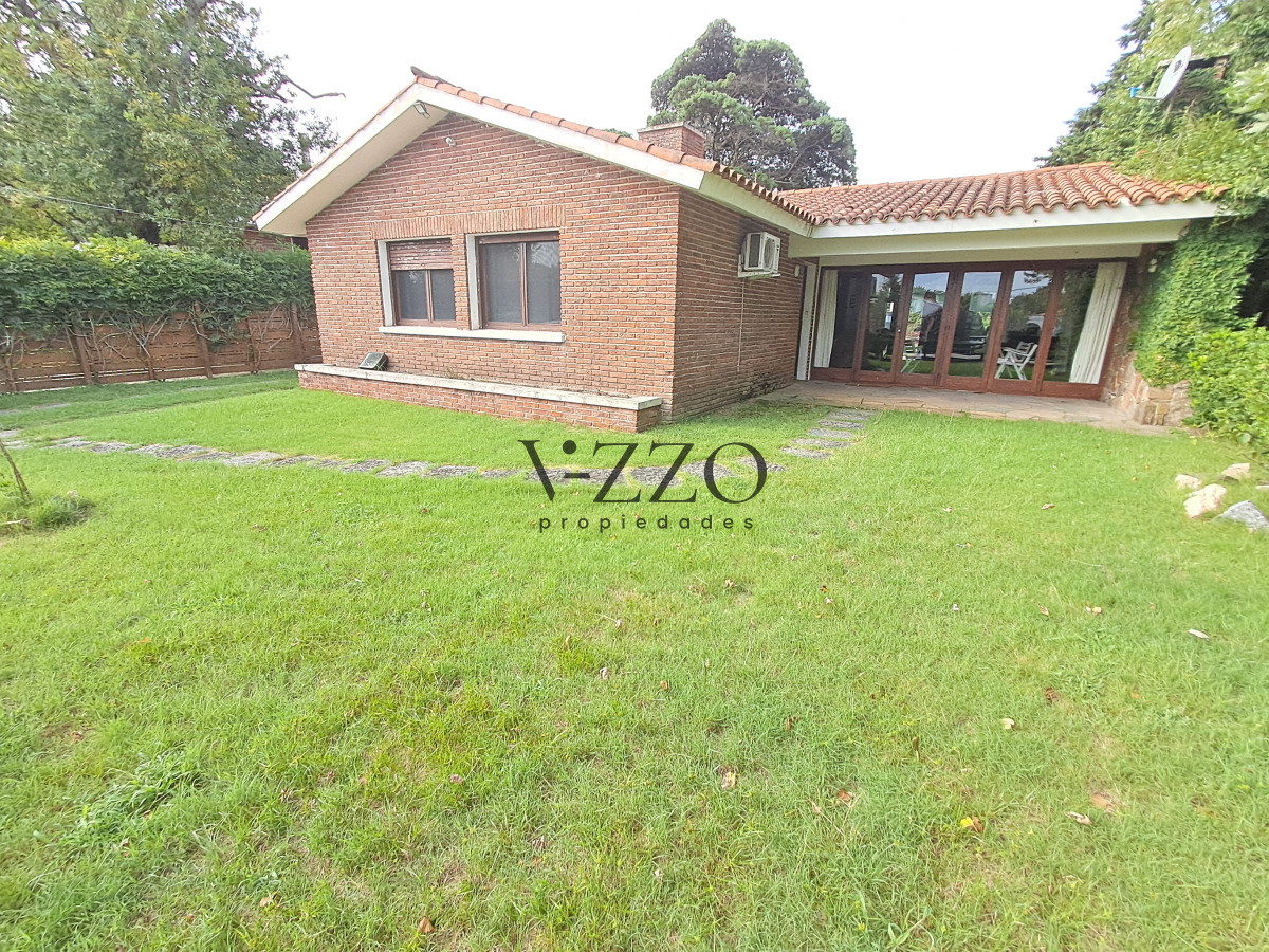 Casa ID.1355/PUNTA-DEL-ESTE-MANSA-CASA-DE-2-DORMITORIOS-Y-DEPENDENCIA-EN-VENTA - PUNTA DEL ESTE MANSA CASA DE 2 DORMITORIOS Y DEPENDENCIA EN VENTA