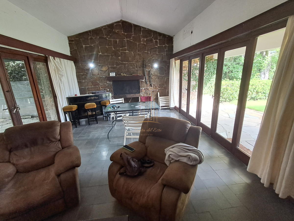 Casa ID.750 - PUNTA DEL ESTE MANSA CASA DE 2 DORMITORIOS Y DEPENDENCIA EN VENTA