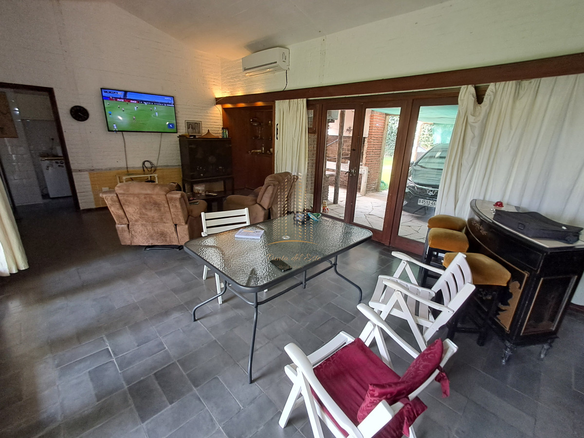 Casa ID.750 - PUNTA DEL ESTE MANSA CASA DE 2 DORMITORIOS Y DEPENDENCIA EN VENTA