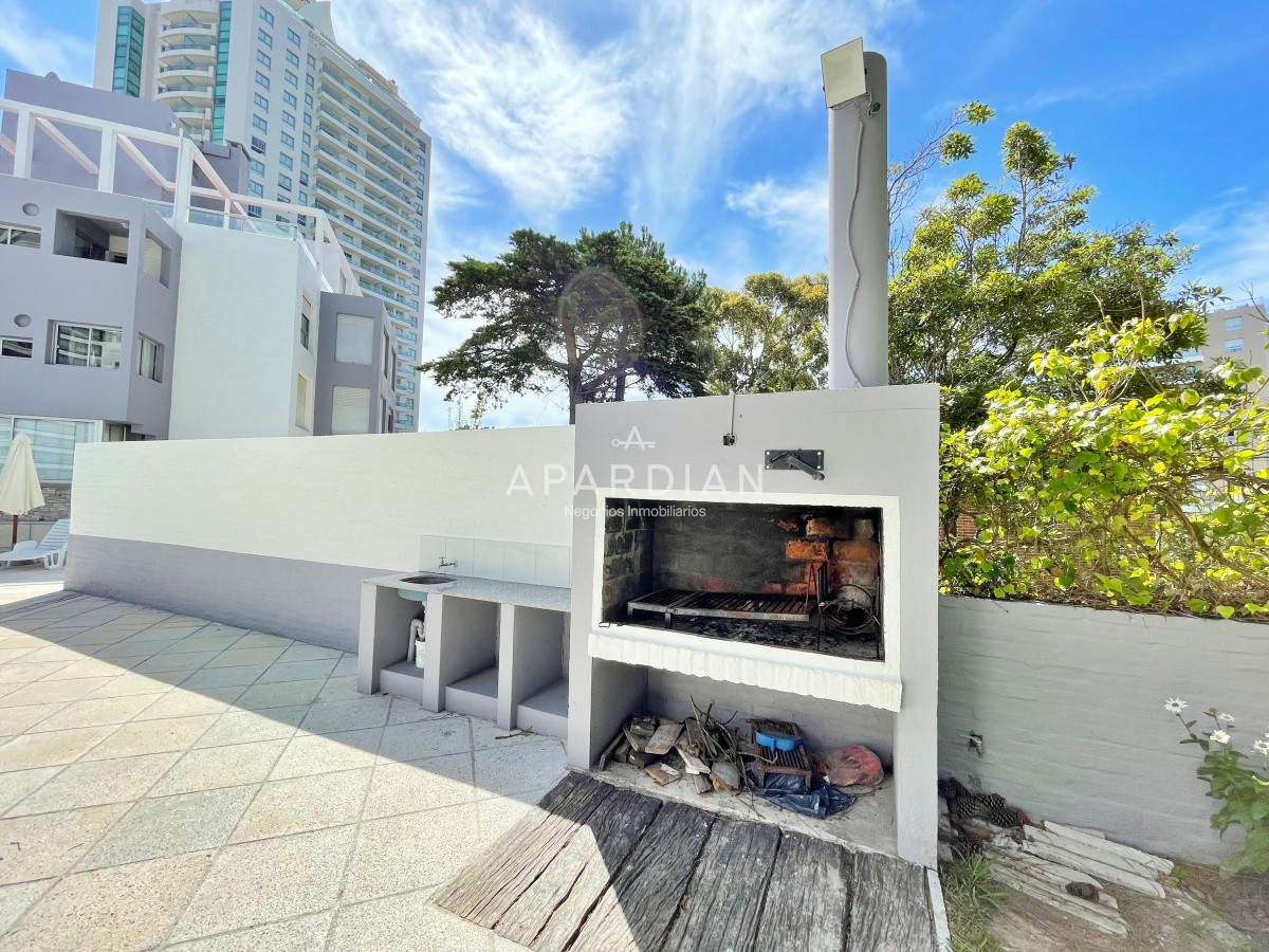 Apartamento ID.21097926 - Apartamento en venta de 2 dormitorios, terraza con vista al mar- Brava, Punta del Este