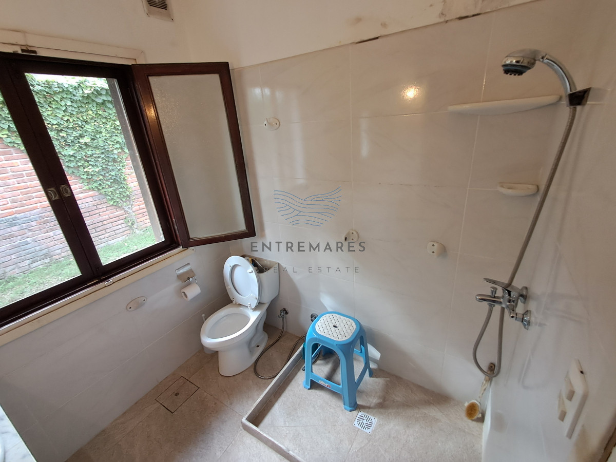 Casa ID.123 - PUNTA DEL ESTE MANSA CASA DE 2 DORMITORIOS Y DEPENDENCIA EN VENTA