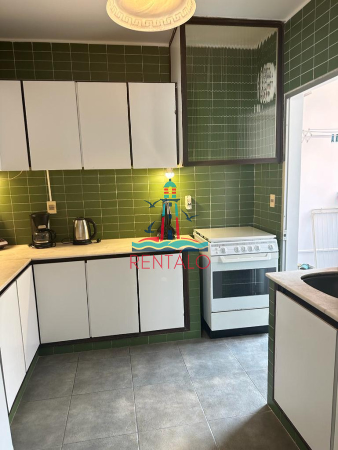 Apartamento ID.326 - Frente al mar. Apartamento en alquiler anual de 3 dormitorios en Punta del Este 