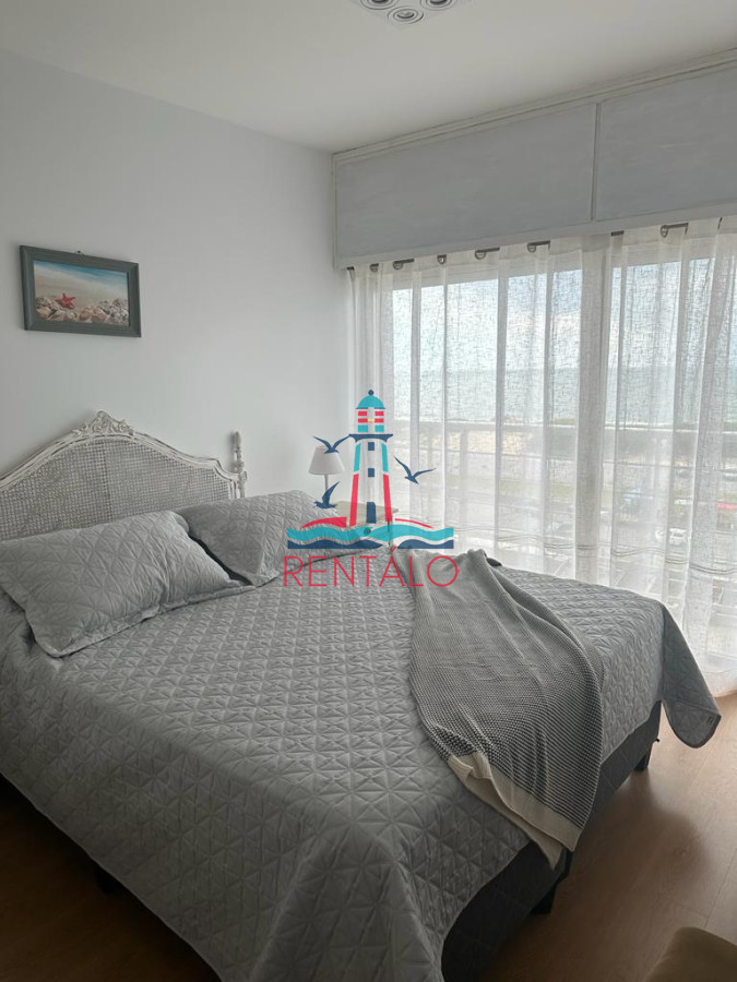 Apartamento ID.326 - Frente al mar. Apartamento en alquiler anual de 3 dormitorios en Punta del Este 