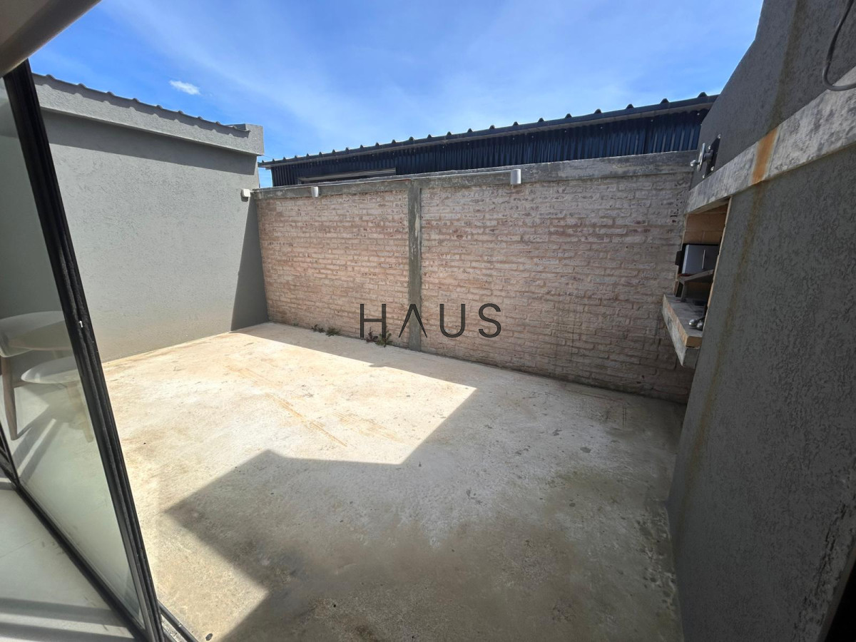 Casa ID.313 - Venta Casa 2 Dormitorios Moderna con Parrillero a Estrenar