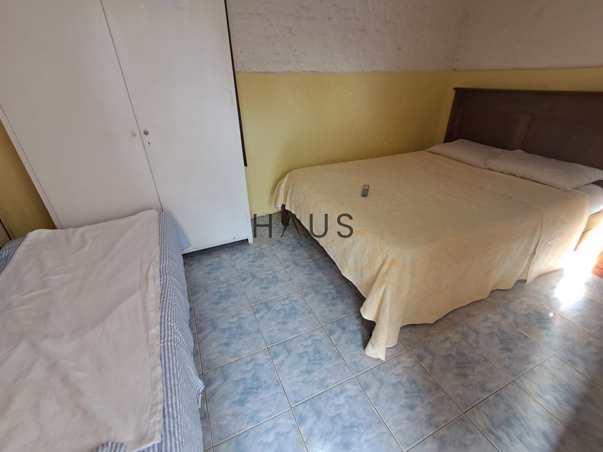 Casa ID.884 - PUNTA DEL ESTE A METROS DE PLAYA MANSA GRAN CASA DE 5 DORMITORIOS PISCINA CANCHA DE PADLE EN VENTA