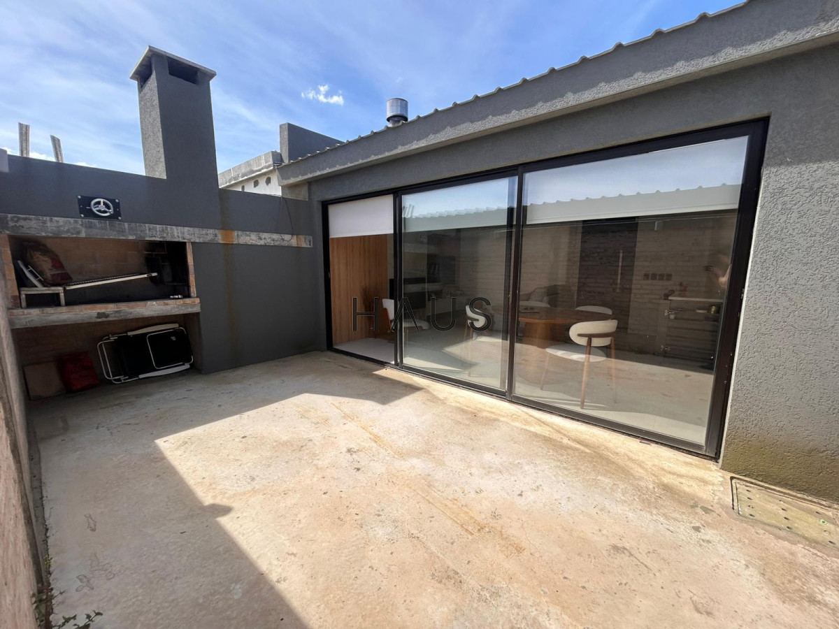 Casa ID.313 - Venta Casa 2 Dormitorios Moderna con Parrillero a Estrenar