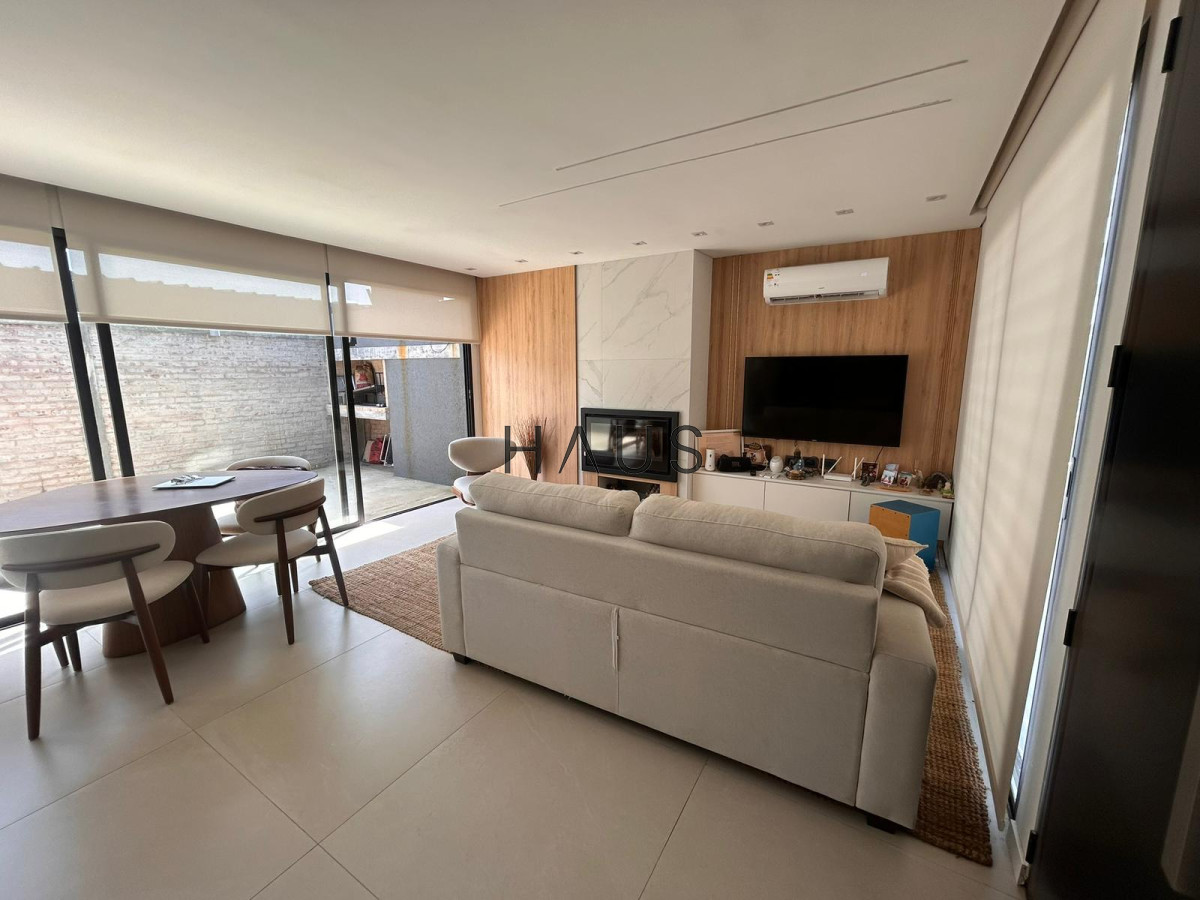 Casa ID.313 - Venta Casa 2 Dormitorios Moderna con Parrillero a Estrenar