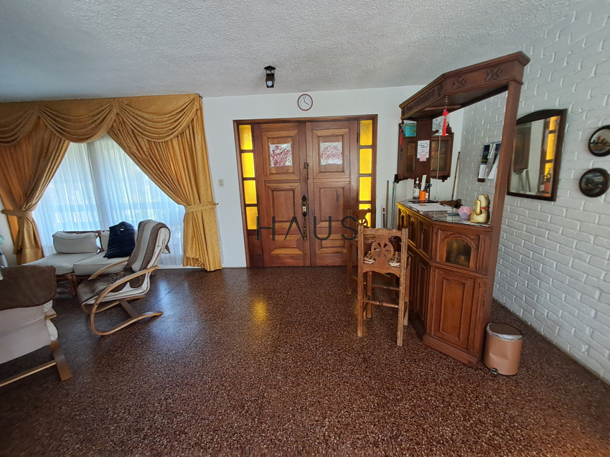 Casa ID.884 - PUNTA DEL ESTE A METROS DE PLAYA MANSA GRAN CASA DE 5 DORMITORIOS PISCINA CANCHA DE PADLE EN VENTA