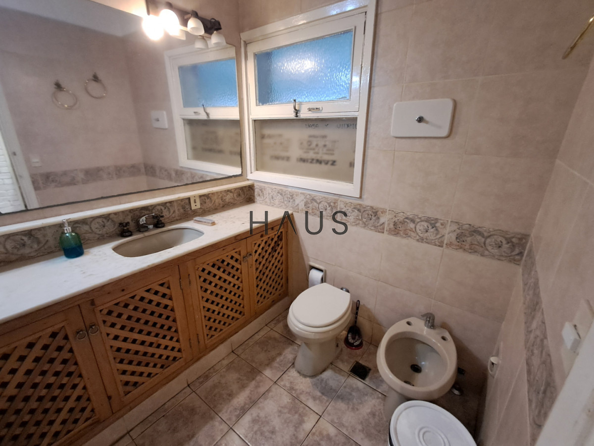Casa ID.884 - PUNTA DEL ESTE A METROS DE PLAYA MANSA GRAN CASA DE 5 DORMITORIOS PISCINA CANCHA DE PADLE EN VENTA