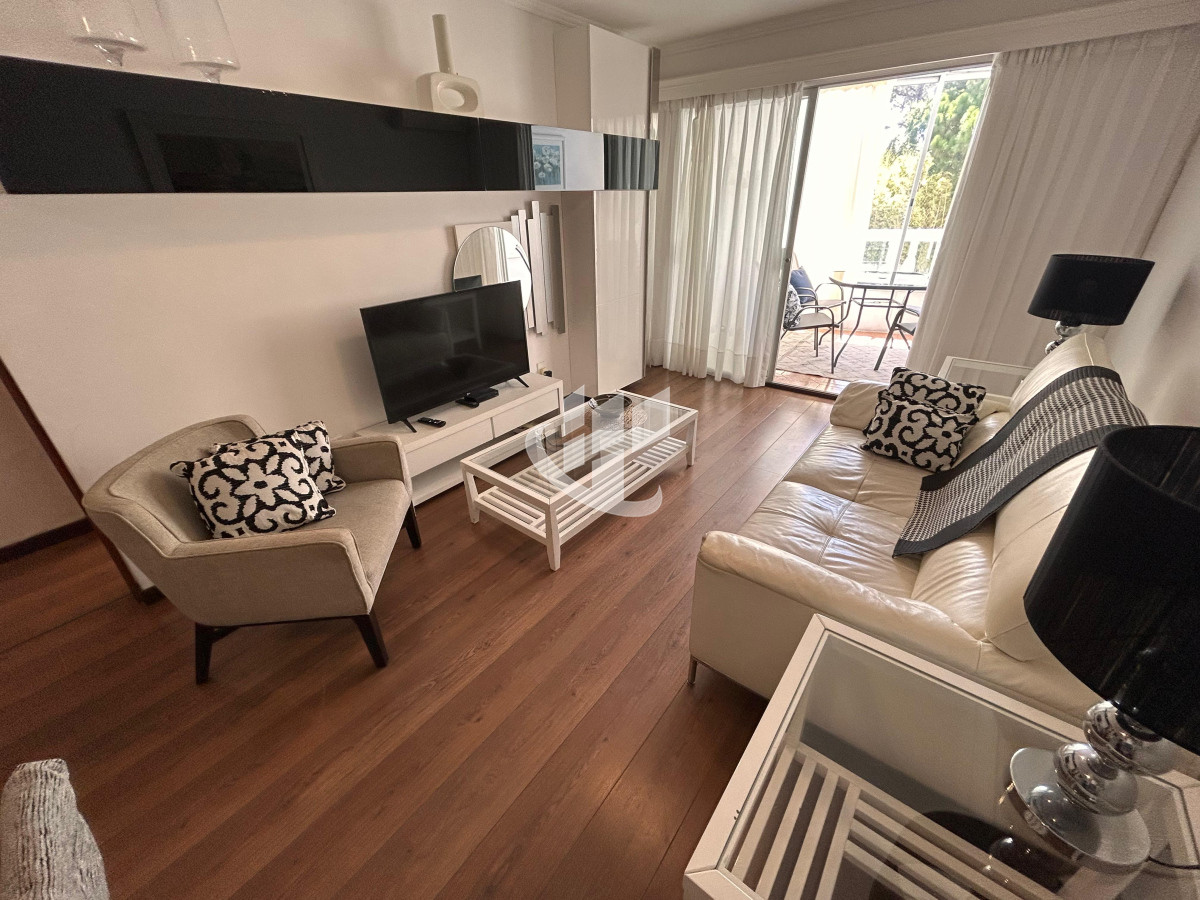 Apartamento ID.1622 - Alquiler Temporada, Punta del Este, Zona Shopping, 3 dormitorios