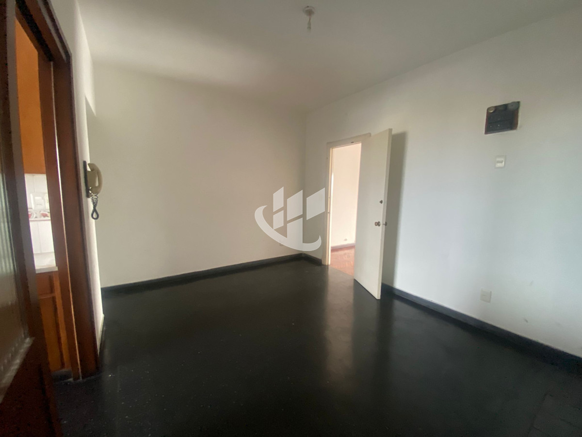 Apartamento ID.1860 - APARTAMENTO DE CATEGORIA 3 DORMITORIOS 2 BAÑOS  Y SERVICIO GARAJE SOBRE 18 DE JULIO