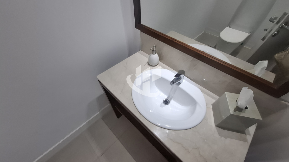 Apartamento ID.2434 - Alquiler invernal, 3 dormitorios y dependencia, Brava, Primera linea, Punta del Este