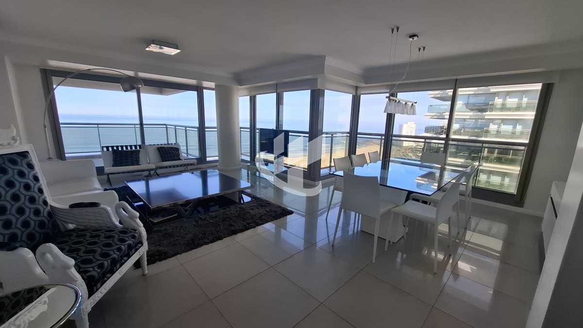 Apartamento ID.2039 - Venta apartamento 3 suites y dependencia completa, primera línea Brava, Punta del Este