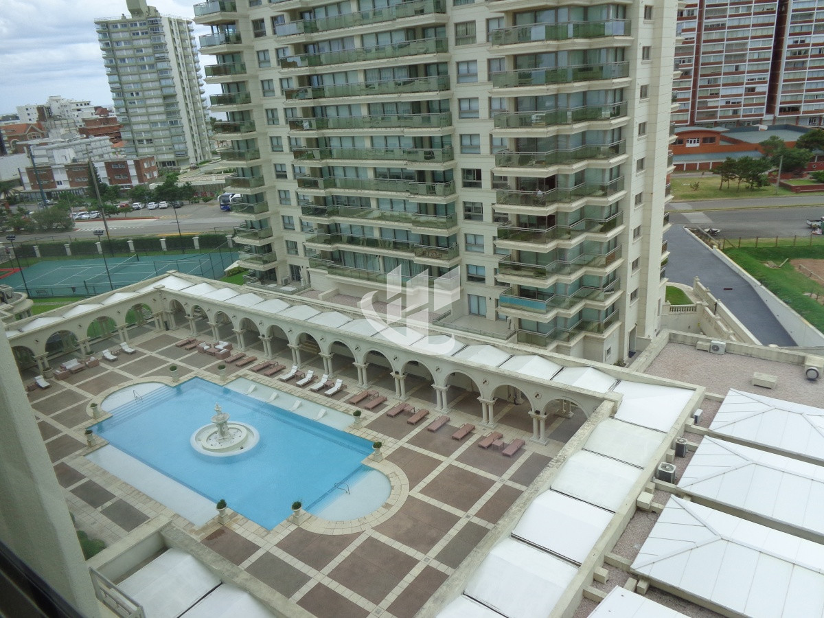Apartamento ID.1400 - PUNTA DEL ESTE IMPERIALE FRENTE AL MAR! 3 DORMITORIOS 