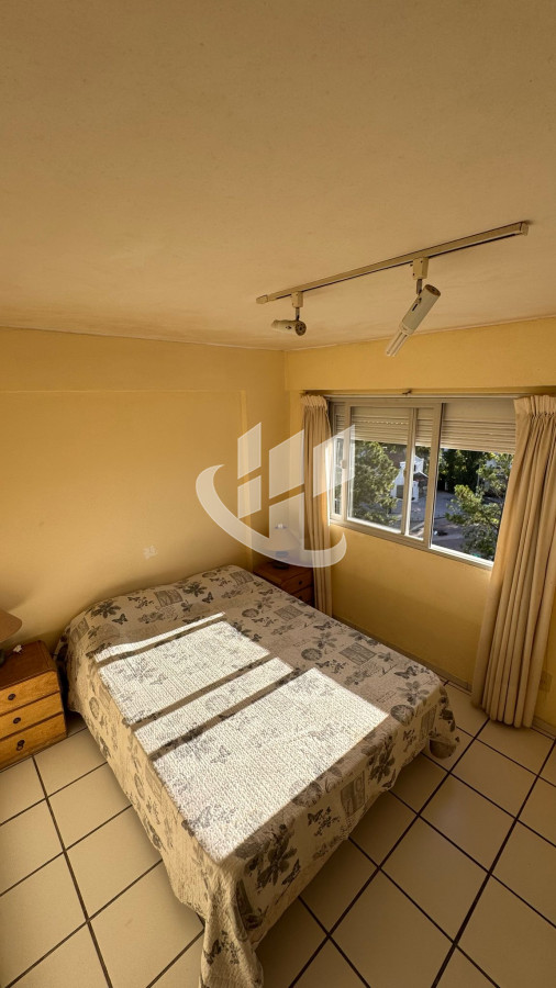 Apartamento ID.1724 - Alquiler  Anual.