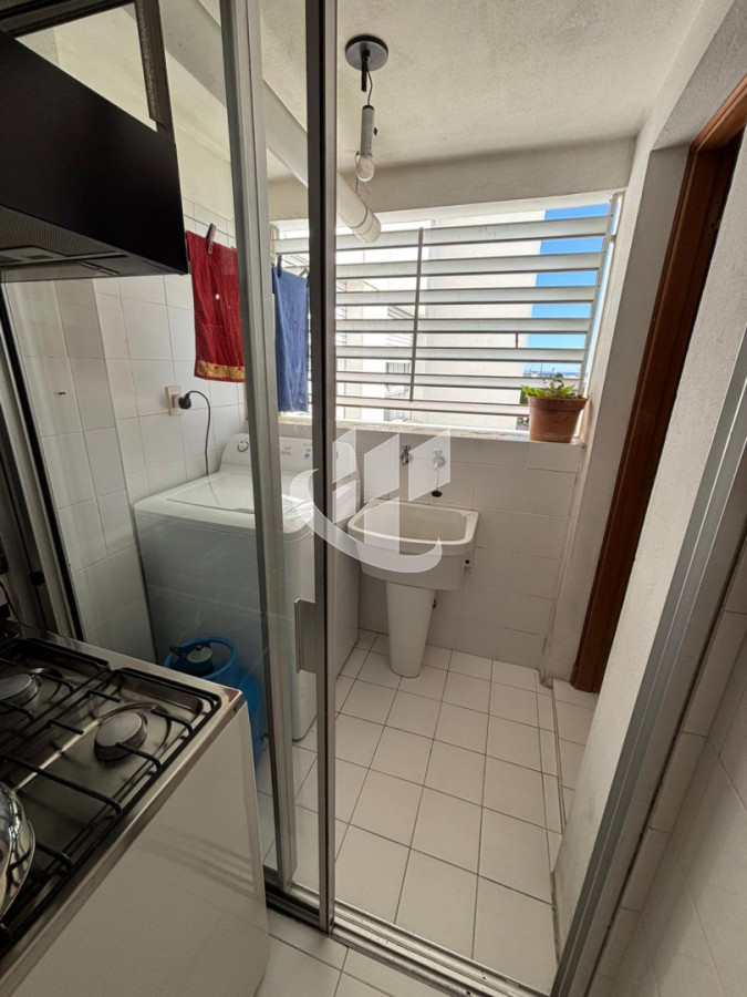 Apartamento ID.2453 - PUNTA DEL ESTE CHIVERTA APTO CON SERVICIOS DE 3 DORMITORIOS EN SUITE, GARAGE , DEP DE SERCVICIO