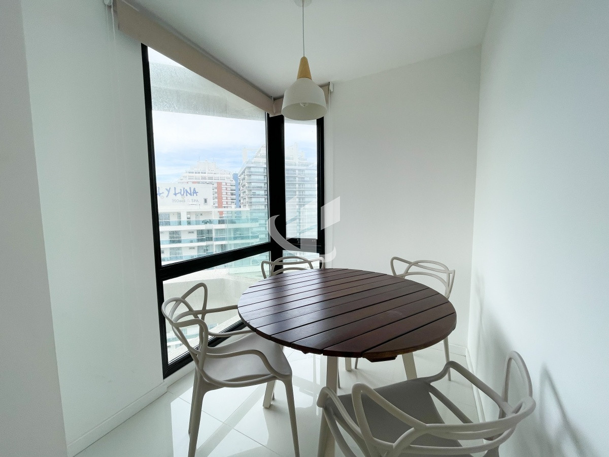 Apartamento ID.1428 - PUNTA DEL ESTE APARTAMENTO DE 1 DORMITORIO EDIFICIO CON SERVICIOS EN VENTA