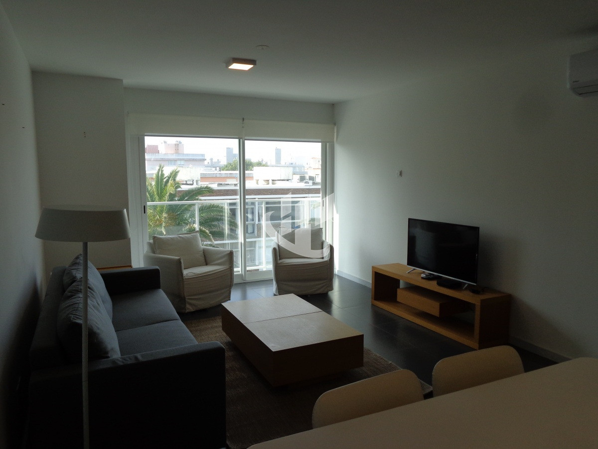 Apartamento ID.2335 - PUNTA DEL ESTE PENINSULA EDIFICIO MODERNO CON AMENITIES 2 DORMITORIOS 2 BAÑOS GARAGE