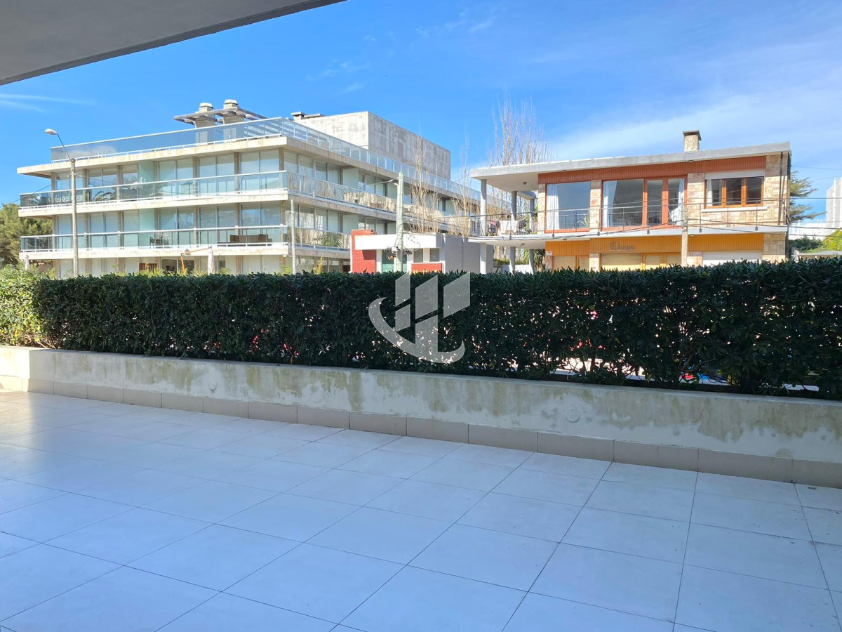 Apartamento ID.1224 - Venta departamento 2 dormitorios en Península, Punta del Este 
