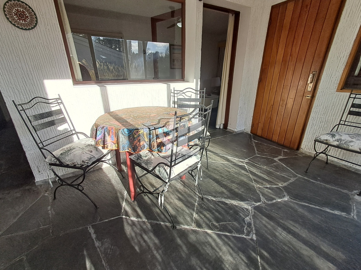 Apartamento ID.1387 - PUNTA DEL ESTE SOBRE AV ROOSEVELT 1 DORMITORIO Y MEDIO PARRILLERO VENTA