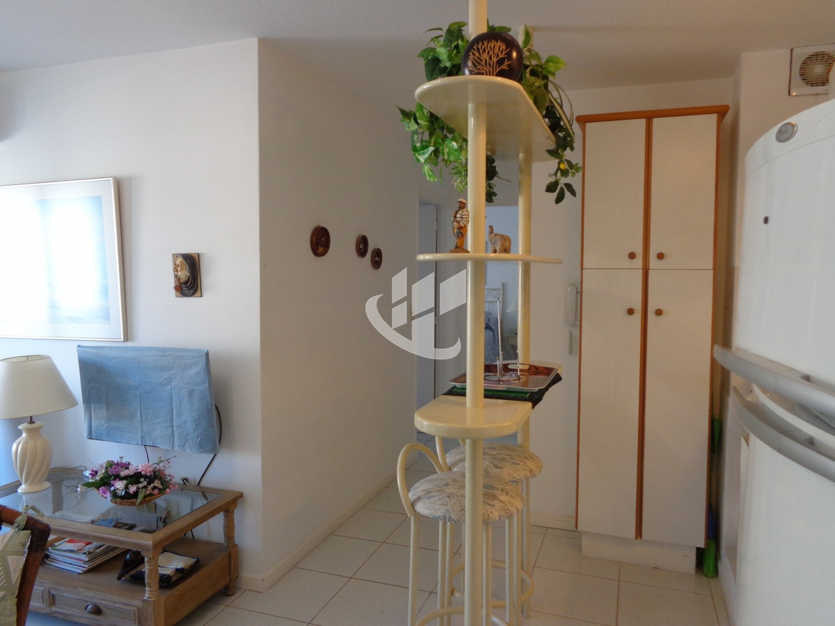 Apartamento ID.1357 - PUNTA DEL ESTE PENINSULA APARTAMENTO  2 DORMITORIOS 2 BAÑOS GARAGE VENTA 
