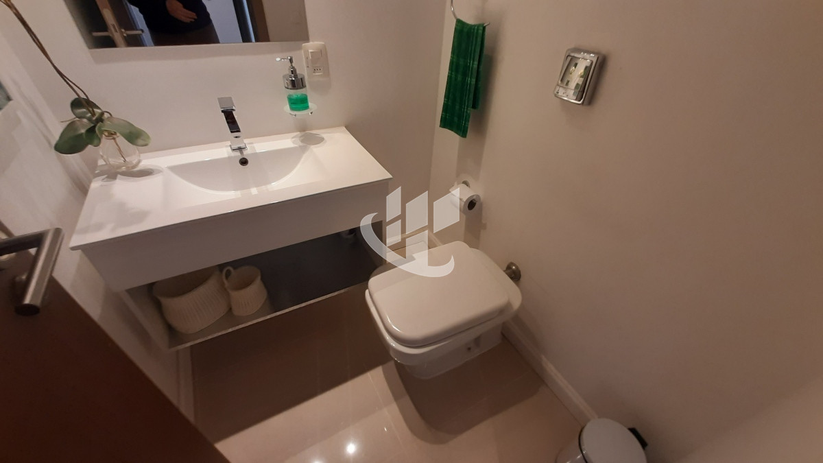 Apartamento ID.918 - Alquiler Temporada, 2 dormitorios, piso alto, vista al mar, Brava, Punta del Este