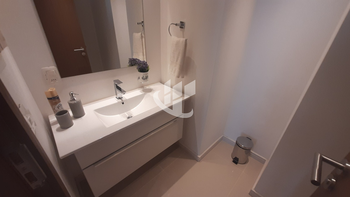 Apartamento ID.894 - Alquiler Temporada, 3 dormitorios y dep, con vista, piso alto, Brava, Punta del Este