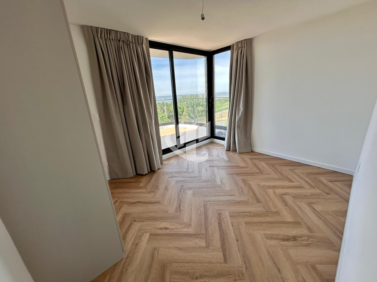 Apartamento ID.2258 - Alquiler 2 Dormitorios Barra de Carrasco, Garaje, Piscina, Frente a la Rambla