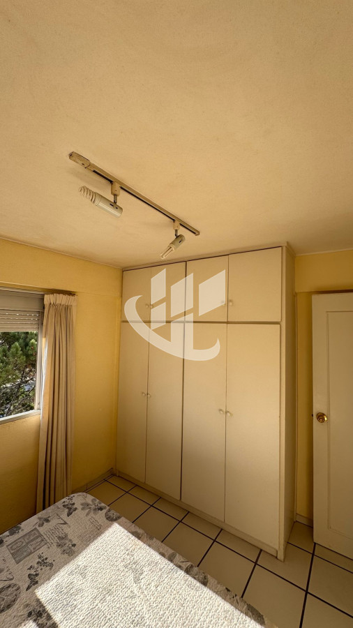 Apartamento ID.1724 - Alquiler  Anual.