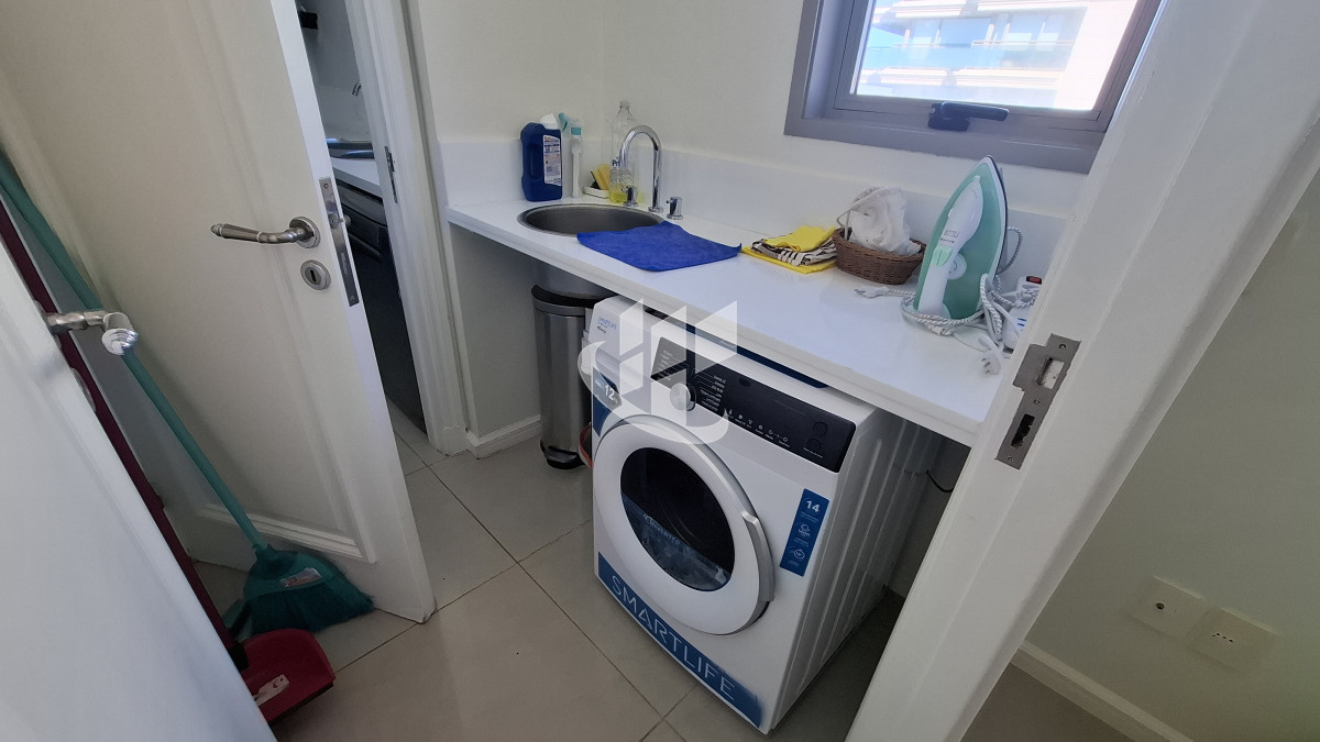 Apartamento ID.2040 - Venta departamento, primera linea 4 suites, Brava, Punta del Este