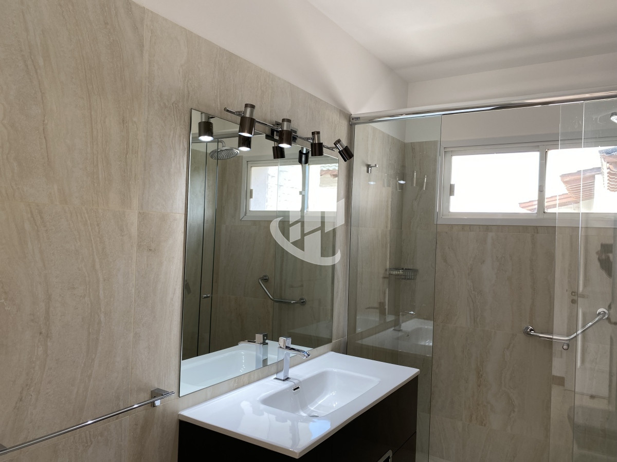 Apartamento ID.1066 - Venta de Penthouse primera línea Playa Brava, Punta del Este 