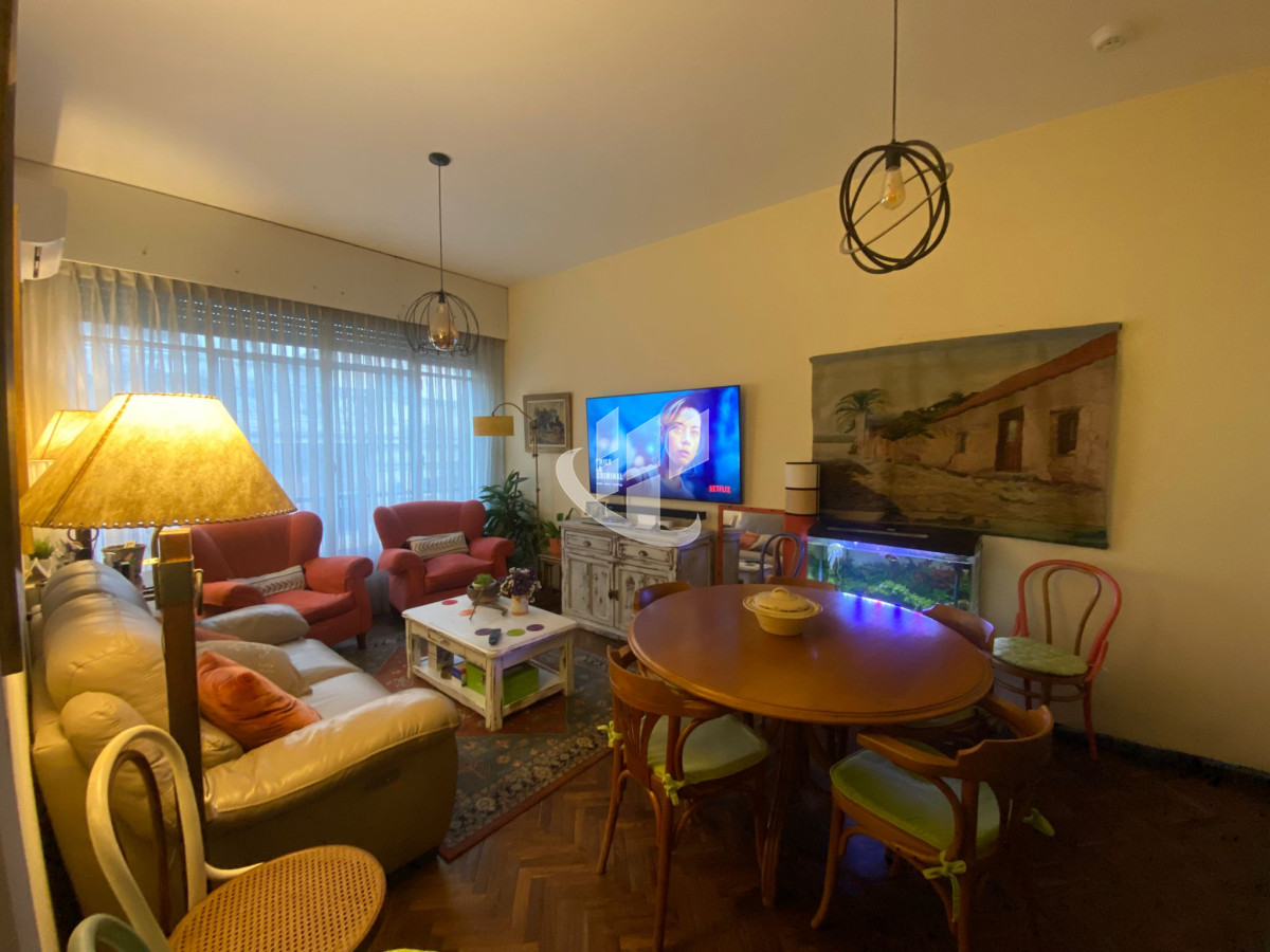 Apartamento ID.1854 - APARTAMENTO EN VENTA CORDON 2 DORMITORIOS Y SERVICIO.