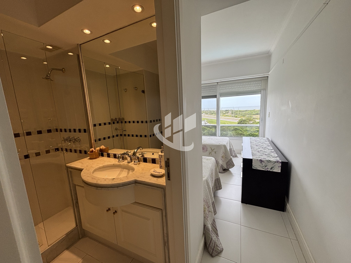 Apartamento ID.2280 - PUNTA DEL ESTE - PLAYA BRAVA - APARTAMENTO 4 DORMITORIOS - VENTA 