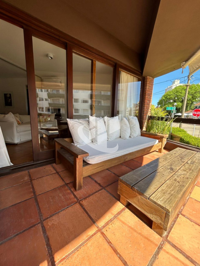 Apartamento ID.2554 - PUNTA DEL ESTE PENINSULA 1 DORMITORIO ALQUILER DE INVIERNO