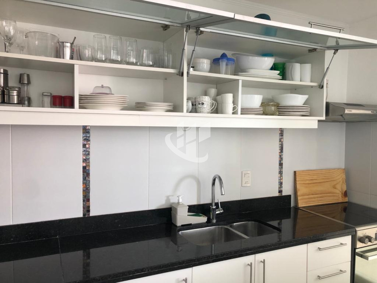 Apartamento ID.2500 - PUNTA DEL ESTE AIDY GRILL APTO DE 2 DORMITORIOS 2 BAÑOS BALCON CON PARRILLERO GARAGE